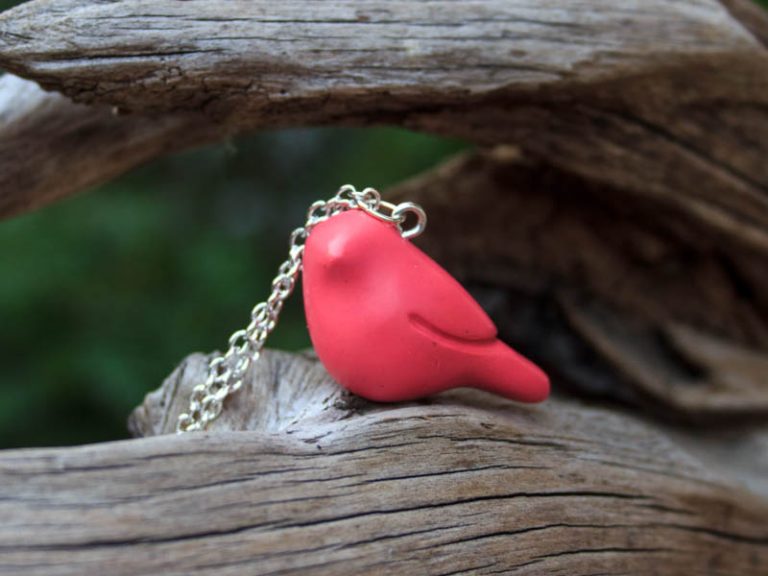 LINTU – Rasberry Pink Bird Necklace | Rajanto Design
